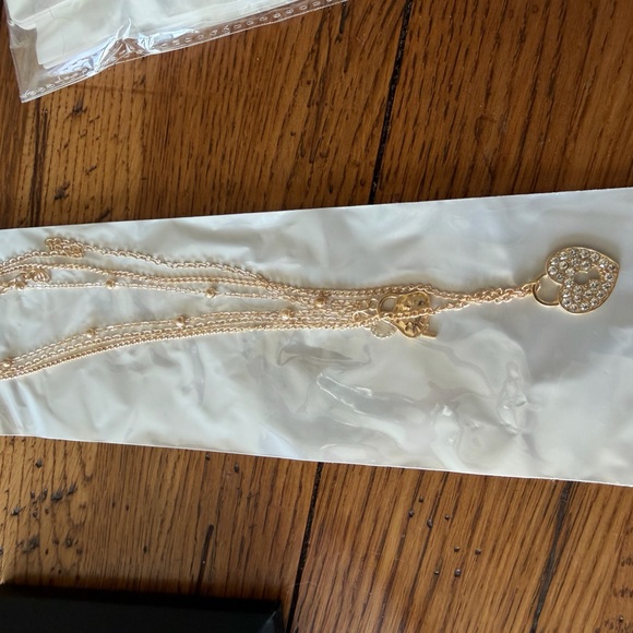 Gold Heart Pendant Necklace All accessories in my closet $8 or 3 for $20 - Picture 2 of 2